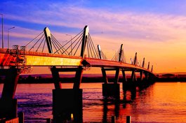 Завершилось строительство первого в истории автомоста из России в Китай