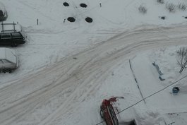 В ТСЖ "На набережной" расчистили тротуары от снега